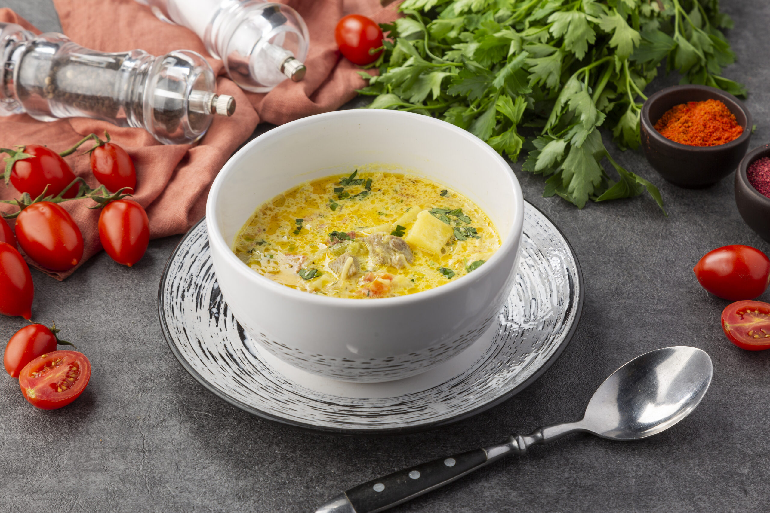 Сливочный суп из индейки со стручковой фасолью и орехами